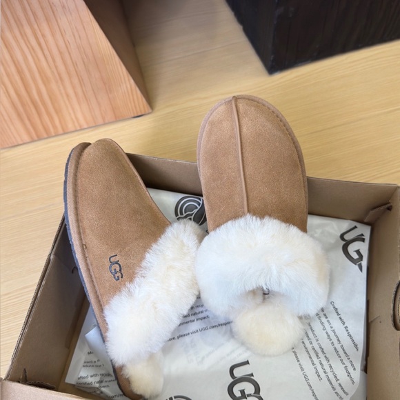 UGG Shoes - UGG SCUFFETTE ll